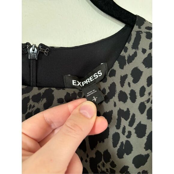 Express Cheetah Mini Dress Size Small Olive Green Animal Print Ruffles Cocktail - Picture 5 of 10